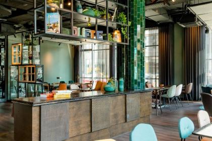 Motel One Berlin-Hackescher Markt - image 17