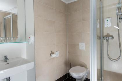 City Hotel Berlin East - image 15
