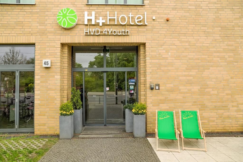 Hotel 4 Youth AM Mauerpark Berlin Mitte - image 4