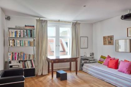 Joachim.8 Maisonette-Apartment mit 2 Schlafzimmern im Herzen von Berlin Mitte - image 15