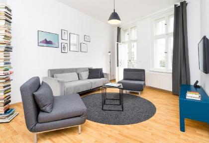 Two-Bedroom & 95 sqm Apartment with Two-Balconies in Berlin