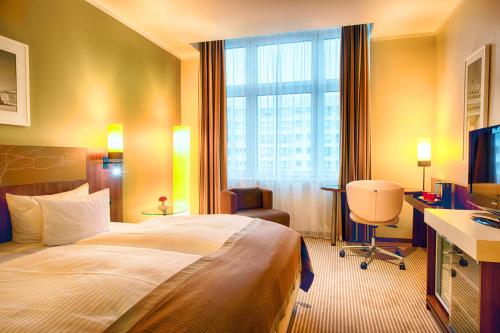 Leonardo Royal Hotel Berlin Alexanderplatz - image 2