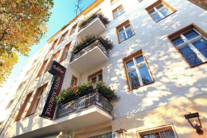 Kult-Hotel Auberge - image 1