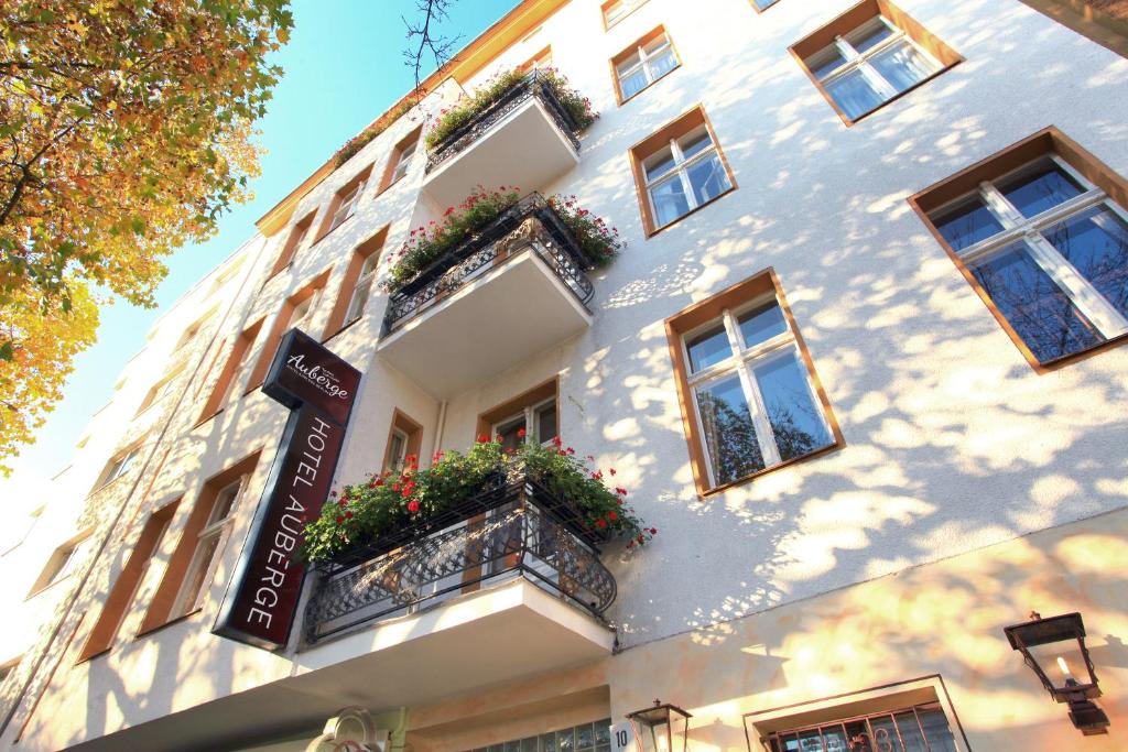 Kult-Hotel Auberge - main image