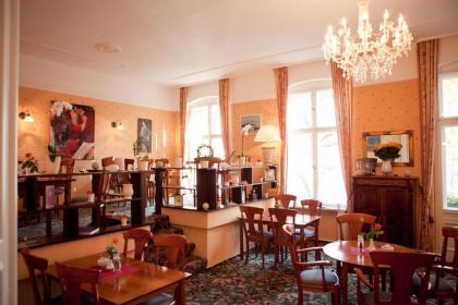 Kult-Hotel Auberge - image 10