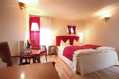 Kult-Hotel Auberge - image 4