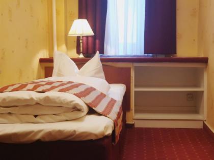 Kult-Hotel Auberge - image 5