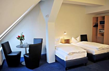 Hotel Transit Loft - image 2