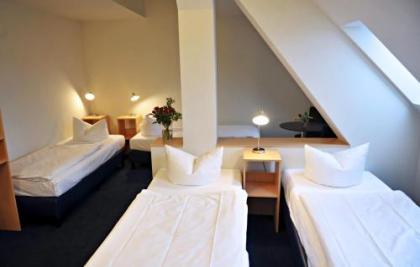 Hotel Transit Loft - image 4