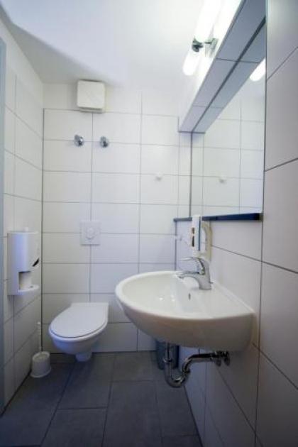 Hotel Transit Loft - image 8