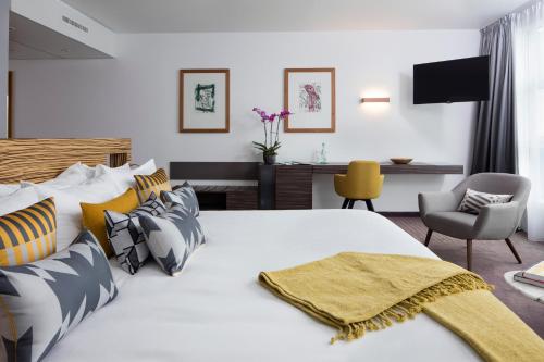 art'otel Berlin Mitte powered by Radisson Hotels - image 2