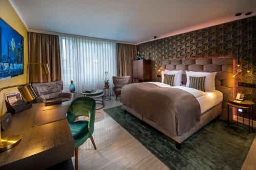 Hotel Palace Berlin - image 2