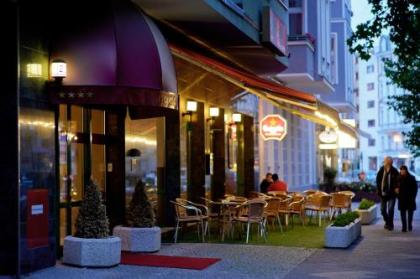Artim Hotel - image 1