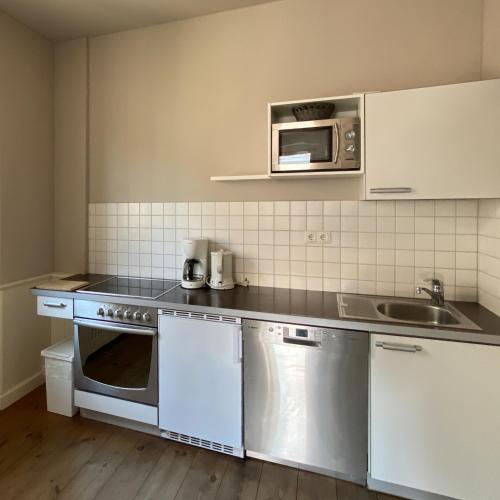 Schoenhouse Avenue - Digital Access - image 5