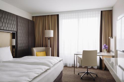Pullman Berlin Schweizerhof - image 5