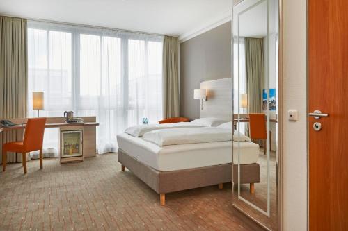 H+ Hotel Berlin Mitte - image 7