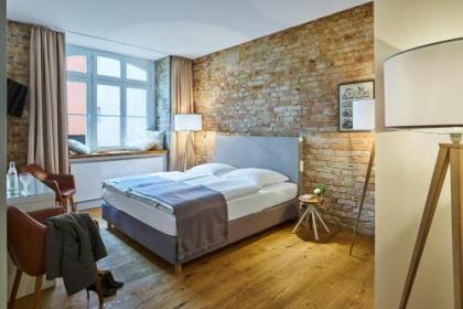 Hotel 38 - image 1
