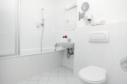 Hotel Atrium Charlottenburg - image 17