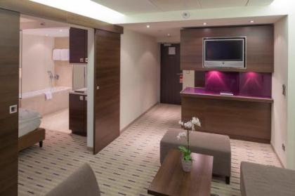 Park Inn By Radisson Berlin Alexanderplatz - image 12