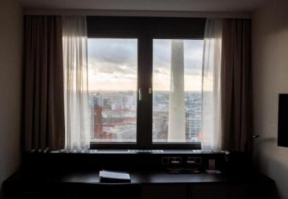 Park Inn By Radisson Berlin Alexanderplatz - image 7