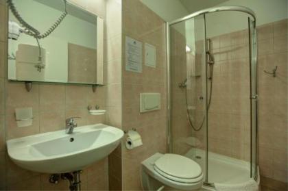 Hotel Pension Bernstein am Kurfürstendamm - image 19
