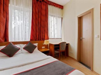 Hotel Bohemia by Vivere Stays - image 19
