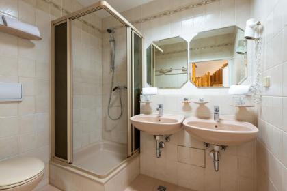 W22 Hotel am Kurfürstendamm - image 24
