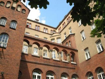 Three Little Pigs Hostel Berlin - image 10