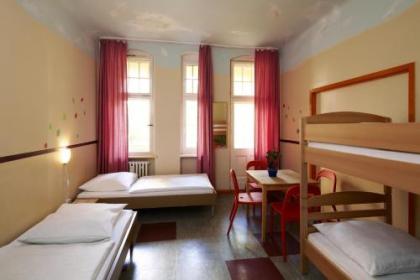 Three Little Pigs Hostel Berlin - image 15