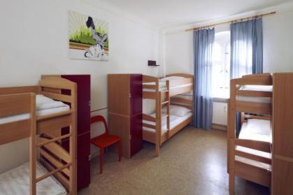 Three Little Pigs Hostel Berlin - image 16