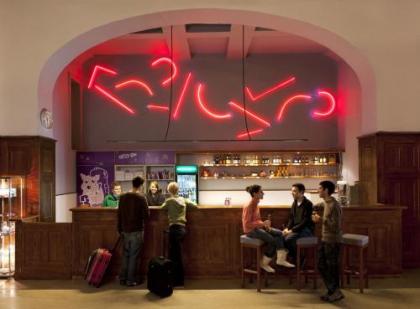 Three Little Pigs Hostel Berlin - image 2