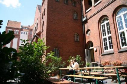 Three Little Pigs Hostel Berlin - image 6