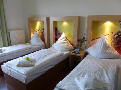 Hotel 4 Youth AM Mauerpark Berlin Mitte - image 20