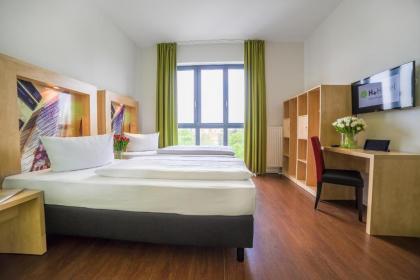 Hotel 4 Youth AM Mauerpark Berlin Mitte - image 9