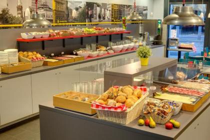 Meininger Hotel Berlin Hauptbahnhof - image 13