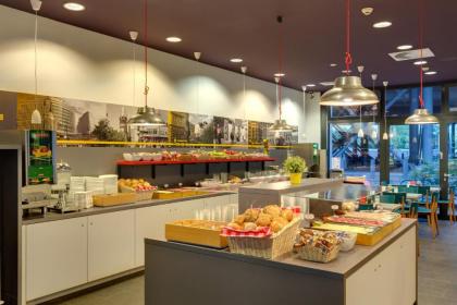 Meininger Hotel Berlin Hauptbahnhof - image 14