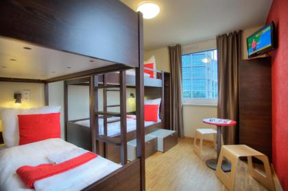 Meininger Hotel Berlin Hauptbahnhof - image 16