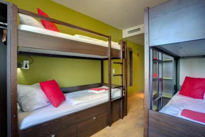 Meininger Hotel Berlin Hauptbahnhof - image 2