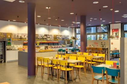 Meininger Hotel Berlin Hauptbahnhof - image 5