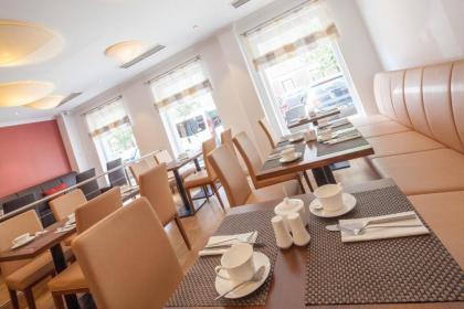 ADELANTE Boutique Hotel - image 15