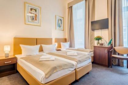 Upper Room Hotel Kurfürstendamm - image 14