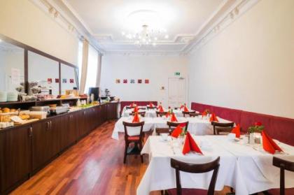 Upper Room Hotel Kurfürstendamm - image 15