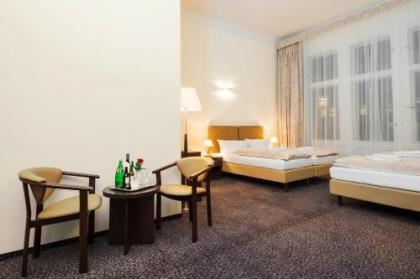 Upper Room Hotel Kurfürstendamm - image 16