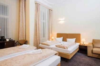 Upper Room Hotel Kurfürstendamm - image 19