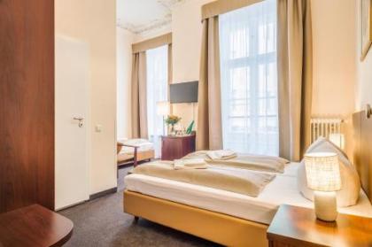 Upper Room Hotel Kurfürstendamm - image 20
