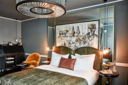Sir Savigny Hotel - image 14