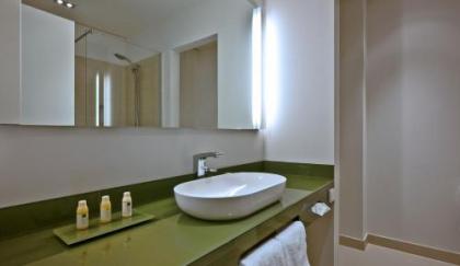 Cosmo Hotel Berlin Mitte - image 9