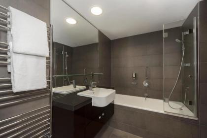 Adina Apartment Hotel Berlin Hackescher Markt - image 15