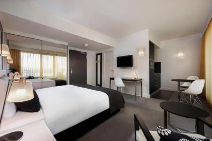 Adina Apartment Hotel Berlin Hackescher Markt - image 16