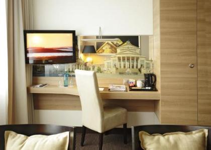 H4 Hotel Berlin Alexanderplatz - image 19